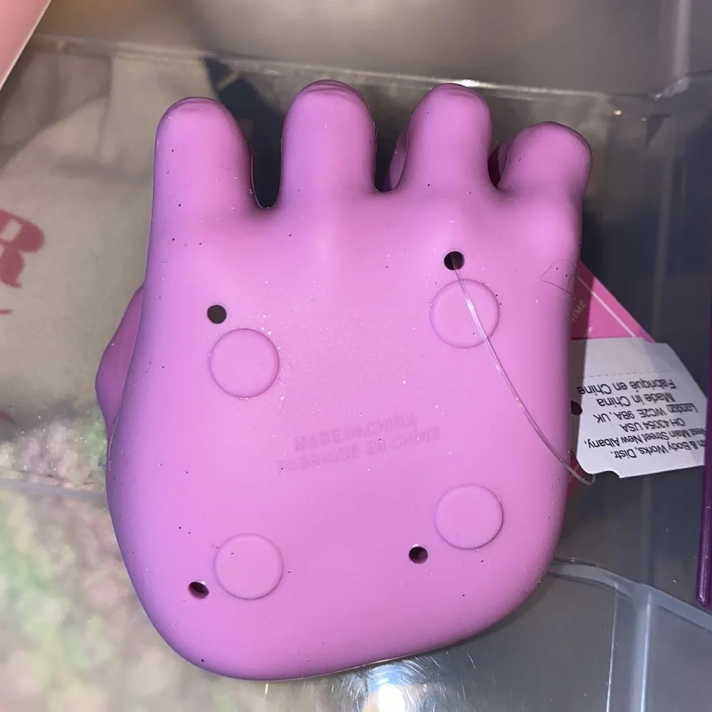Witch Hand Halloween Soap Holder. Plays the sound of a witch cackling for 20 sec